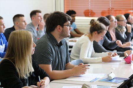 Nachwuchs in den Startlöchern Aicomp arbeitet mit Hochschule Reutlingen zusammen